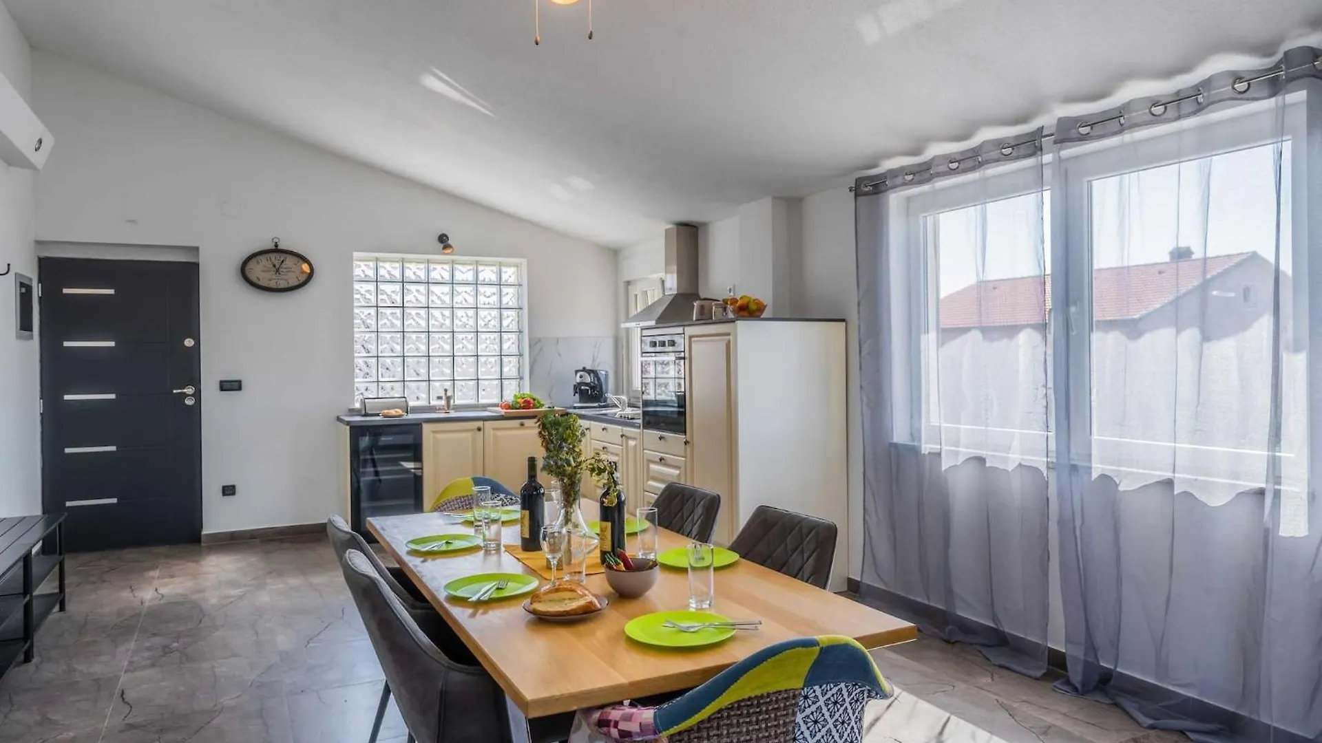 Villa Sunshine - Private Heated Pool & Sport Fields Galizana