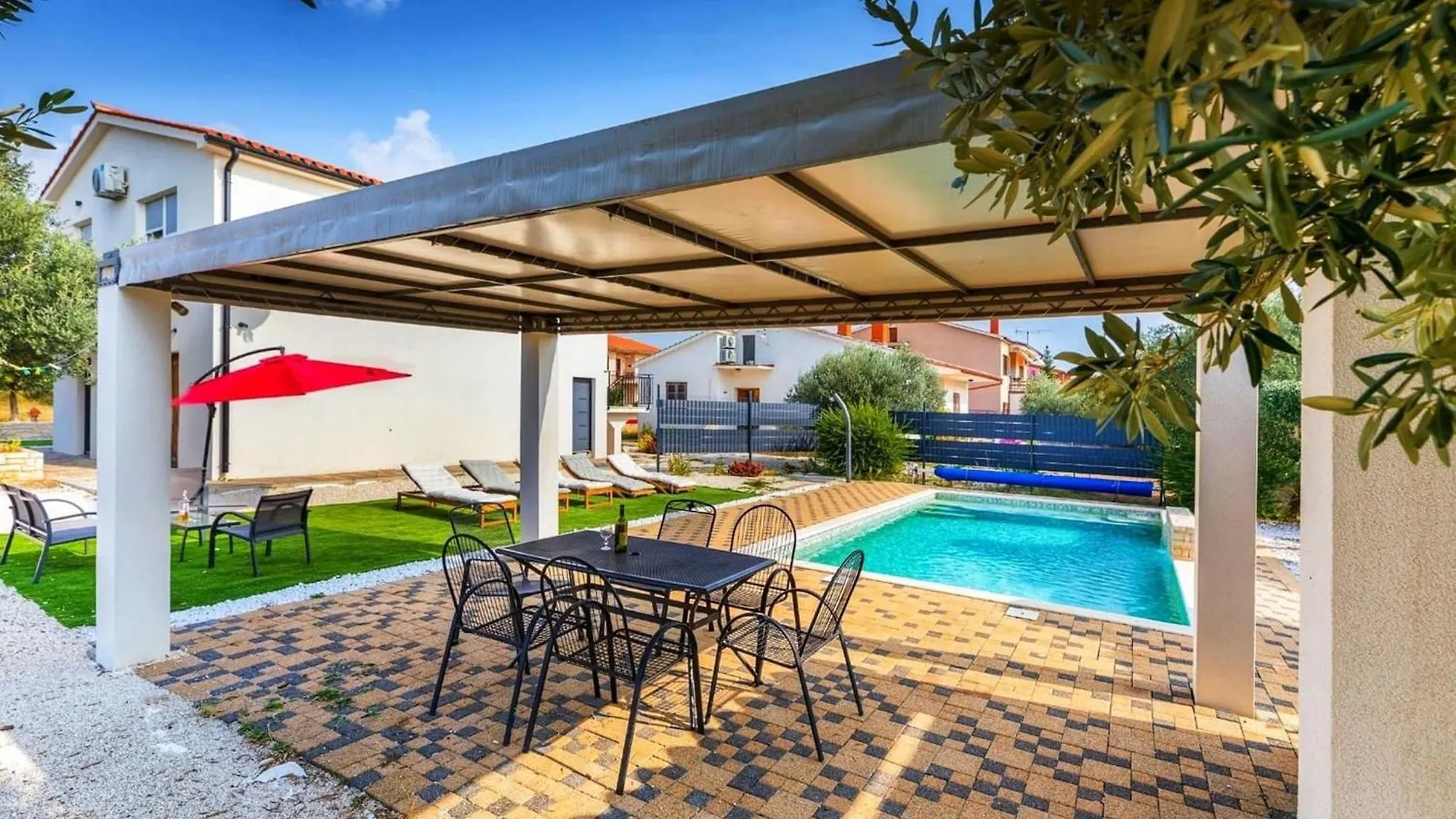 Villa Sunshine - Private Heated Pool & Sport Fields Galizana Holiday home